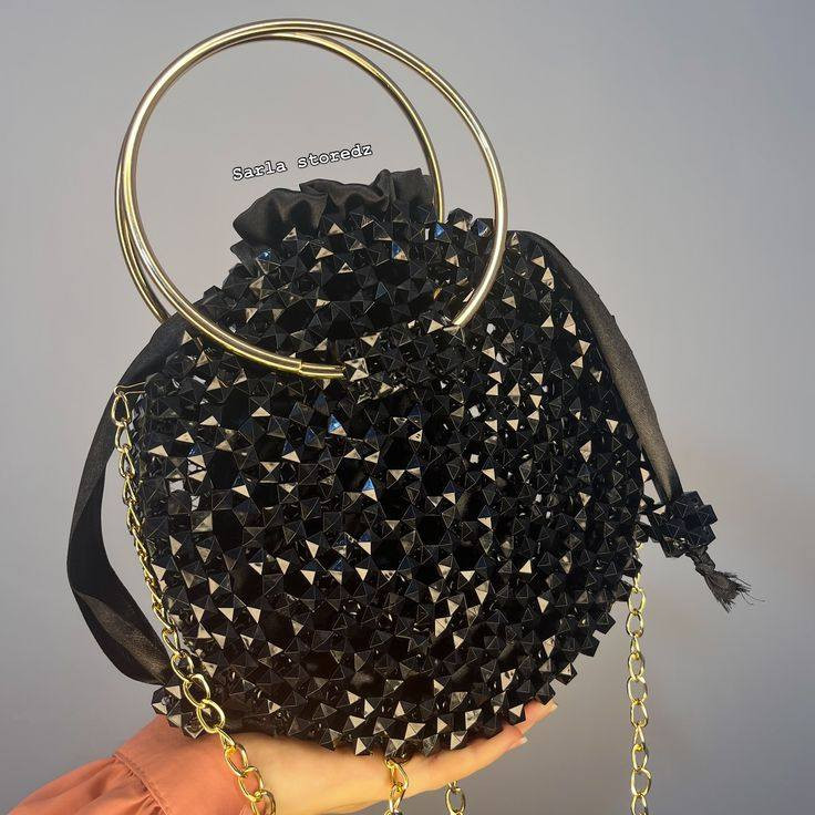 لما ذوقك يتعدى مرحلة الفخامة 👌
نعومة+فخامة=اطلالة العيد🥰
من كولكش العيد 🌙
موديلات قابلة للتنفيذ حسب الطلب يوجد توصيل لجميع محافظات العراق وداخل هيت


**إذا كنت صاحب هذا الإعلان وتريد حذفه لأي سبب، رجاءا أرسل رسالة إلى الدعم الفني**