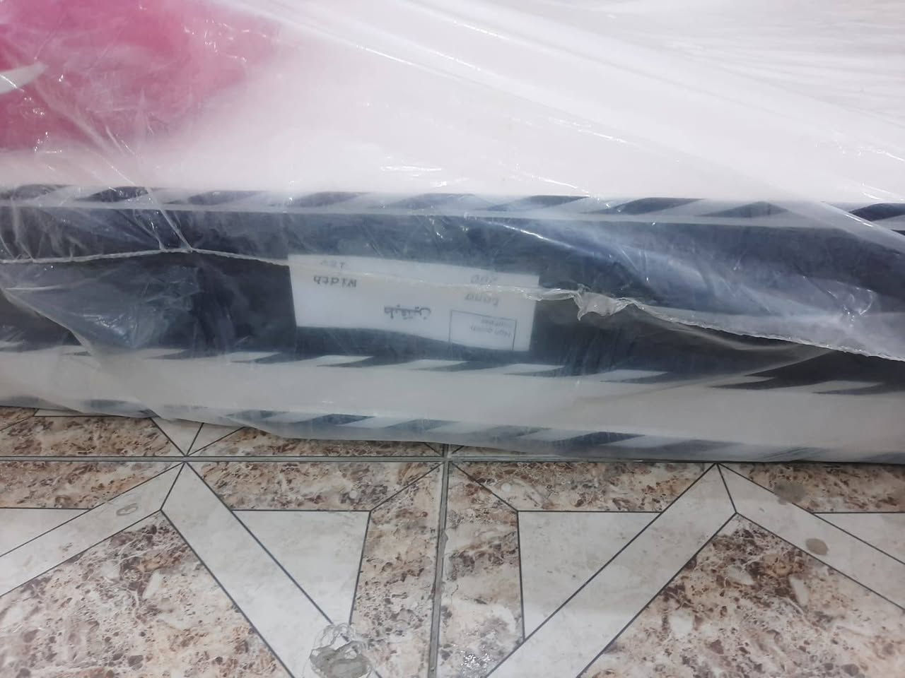 دوشك جربايه جديد ما مستخدم بعده بجيسه سعره 125 وبي مجال
تواصل ع الرقم ***********
