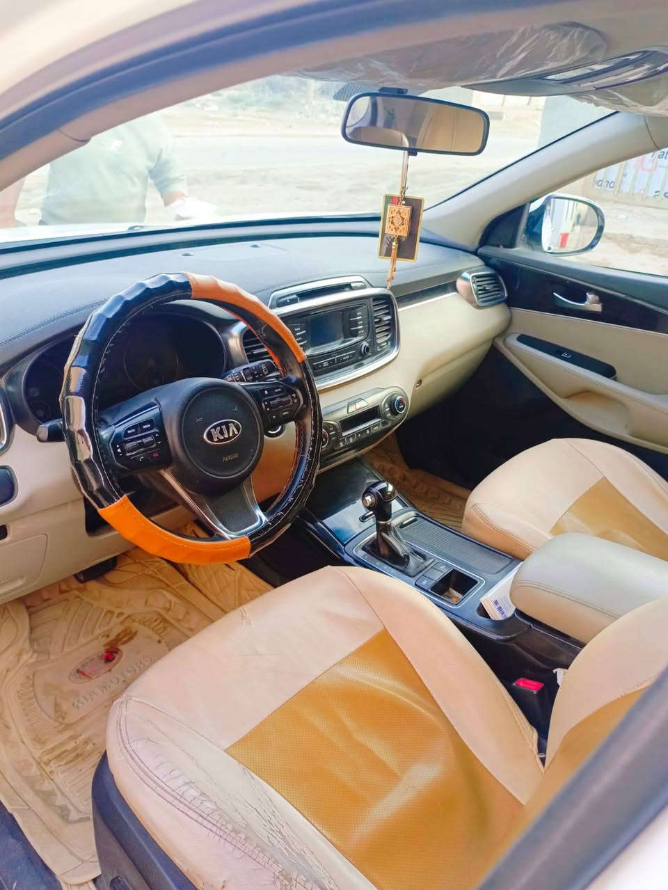 سيارة سورنتو ٢٠١٨ للبيع كامل مواصفات ما عدا بانوراما 
محرك جديد 
تبريد جديد 
٦ سلندر 
سياره جاهزة 
للتواصل الأتصال ***********
