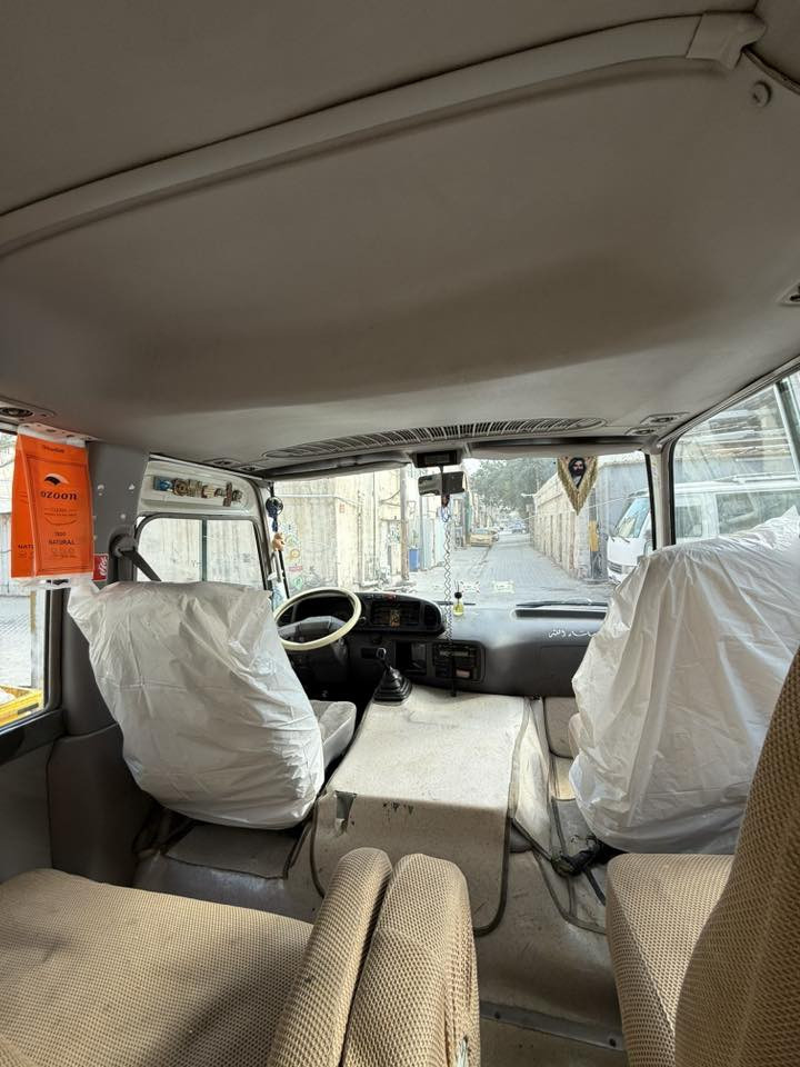 السلام عليكم كوستر مديل 2014 
صفره فيرنا داخله صفره من الكويت 
السياره جاهزه 
كير مكينه وأكسل خير من الله 
منظومه غاز 80
تايرات 24
خط وبحث بيها 
قلاب ستاركس 
تبريد محور 
خير من الله السياره 
***********
