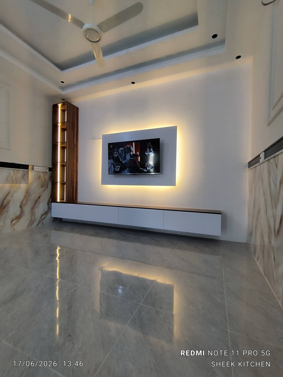 مساء الخير.....

نقدم لكم 
TV UNIT حسب طلب الزبون❤️

تصميم عريق  ورونق فاتن

صنعت بأجود انواع خشب الmdf 
ضهر الفاترينة  mdf 18 ملم
إنارة لد بروفايل 24 فولت 
نرمايد هيدروليك 
للاستفسار الاتصال:
***********

العنوان 
بغداد مجمع بسماية السكني الاستدارة الثانية مجاور مجمع حيدر الكهربائي للمواد الإنشائية
