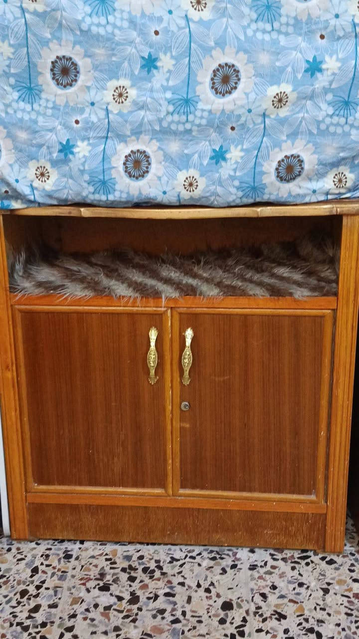 سلام عليكم غرفه للبيع نقص بس الجربايه السعر 400 وبيه مجال للطيبين مكاني بغداد حي النصر ***********
