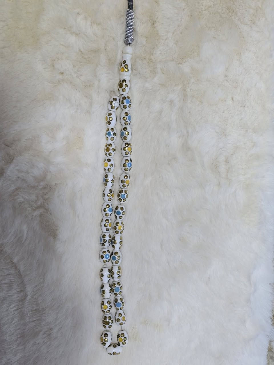 السلام عليكم اخوان عضم جمل مطعم قديم 33خرزة والوزن 85غرام يوجد توصيل لجميع   والسعر 35الف للطلب الرقم ***********
