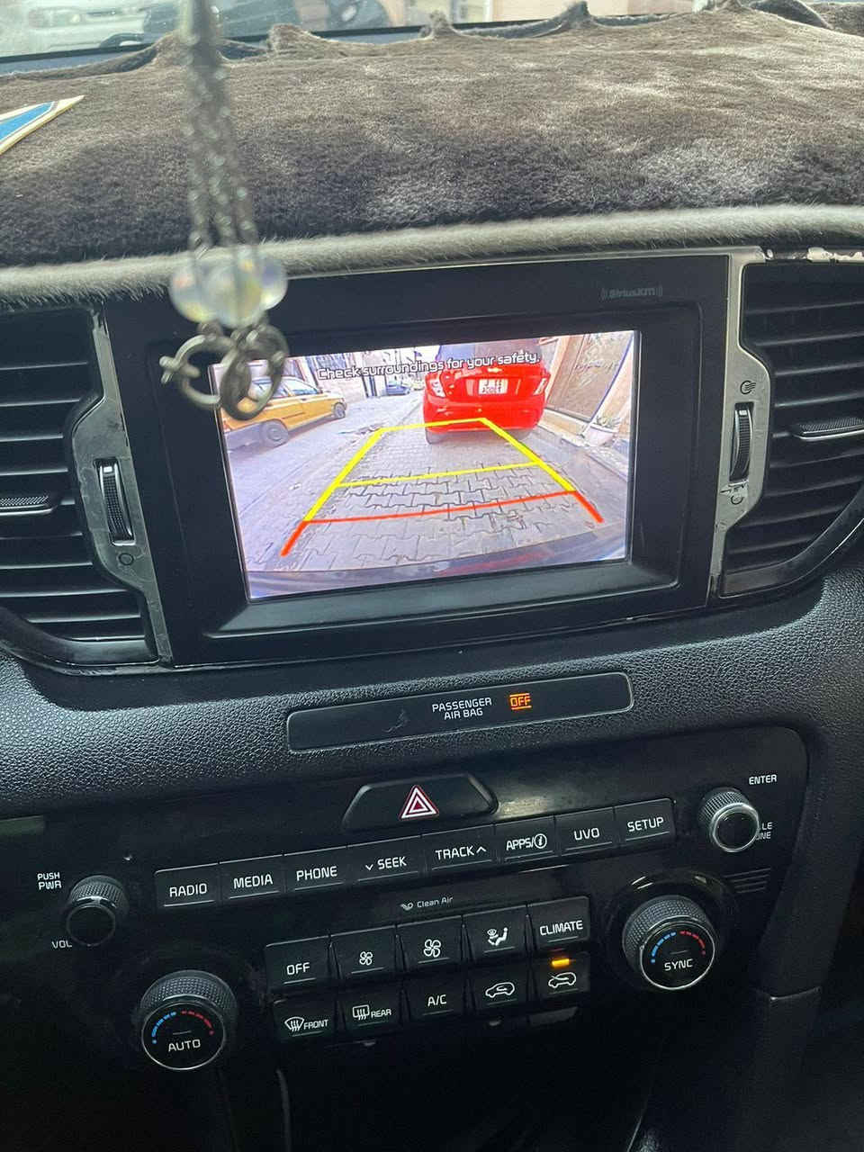 للبيع سبورتج موديل ١٨وارد امريكي رقم بغداد نكليزي بسمي سياره فول مواصفات عده الفتحه بيها قطعتين بدون دواخل السعر ١٥٠وبيها مجال شراي يتصل العنوان الاعظميه بغداد ***********
