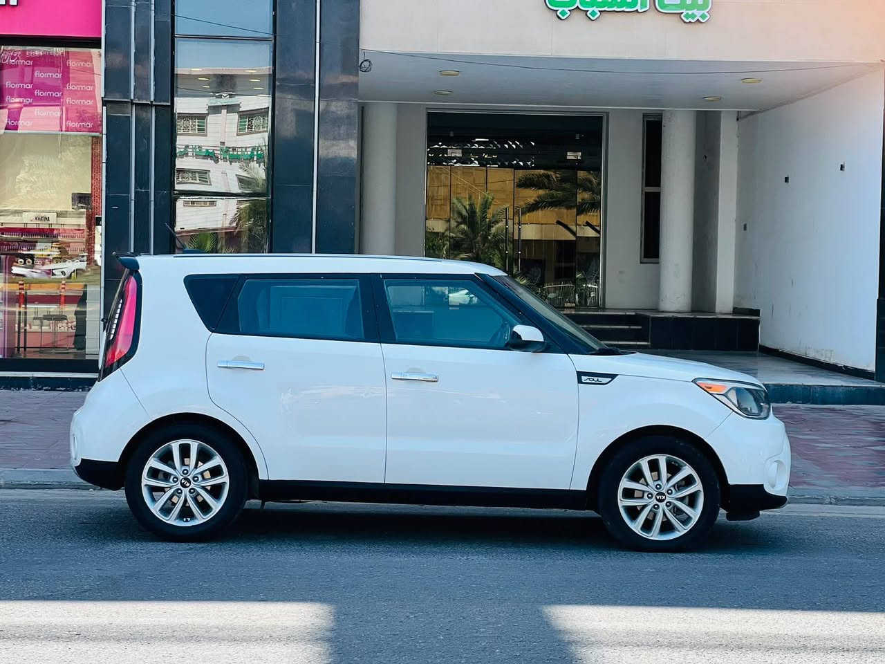 صول  مديل 2019 سعر 114 قابل للتفاوض الأستفسار اتصل *********** وارد أمريكي حادثها خشم البنيد وجاملغ بدون دواخل والباقي كفاله عامه من كلشي مواصفات شاشه كبيره كامره خلفيه دواره تحكم ستيرن مري كهربائي حساسات خلفيه نضام ايكو مكينه 2000 دوش مكينه وكير مكفولات حداديه جديده تخم تاير تبريد ❄️ رقم كربلاء مشروع وطني سنويه ل 28 مكان سياره كربلاء مكلف ب نشر
