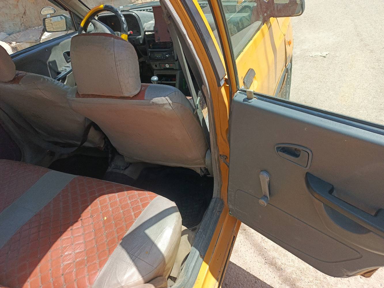 من رخصت الادمن سايبة للبيع موديل ١١رقم نكليزي الجديد شرط تحويل مكينة وكير جيدات جدا لاصرف ولا بخار تخم تاير جديد كهربائيات كلة شغال دوشمة جلد خياست قليلة بيهةوالسيارة صافية وناعمة كبل للشارع السعرب 18ولشراي يدلل علينةاتصال ***********