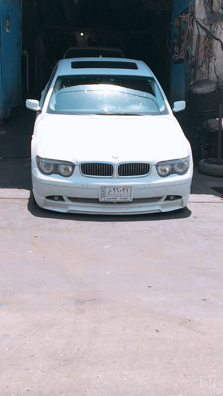 سلام وعليكم 
دبابه مديل 2004  735i للبيع 
مواصفات سياره 
كشنات جلد تدفئه تبريد وخزن 
اربع أبواب شفط وصندوق 
خمس بردات 
سيدي جنجر 6 أقراص 
تحكم استيرن 
كير لمس  3 وضعيات للقياده 
تنته  سقف سياره كنتاره 
كشنات كهرباء 
حساسات اصطدام امامي خلفي 
خمسه ويل كب وتخم تاير 
### السياره مكفوله من حادث وصبغ  بيه. قطعتين تبديل نفس لون سعر المطلوب 115 ورقه وقابل للتفاوض 
السياره   بيه نواقص وترتيبات بسيطه  ينخصم من السعر 
مكان السياره بصره 
للاسفسار اتصال 
***********
