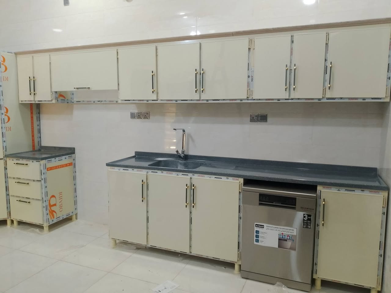 احد اعمالنا في دار الاأخ عمر من اهالي عامريه الفلوجه 

معمل احمد الفراجي للالمنيوم   يقدم لكم كل ماهو جديد من أعمال الألمنيوم وPVC وبأسعار مناسبه وديكــــــــــورات عصريه تواكب التطور 
أعمالنه تشمل 
1 الكاونتر بكل الديكورات والتصاميم وحسب رغبة الزبون 
2 الشباك وبكافة أنواع الألمنيوم وpVc من تركي وتركي ثقيل وشبابيك سلايد 
3 أبواب بكل الألوان والتصاميم 
4 الكناتير النضد والتعليك وبكافة الألوان 
5 المحجرات اللف والعدل التركي والجام والمربع 
7 القواطع للشركات والبيوت ألمنيوم ثقيل مع الجام 
فقط أتصلو لطلب المنتج وأخذ القياس أرقام الأتصال وكذالك واتساب 
الموقع /الرمادي / البوفراج / قرب فلكة الدله سابقا  
للتواصل الااتصال او واتساب على الرقم التالي 

*********** 

 #المنيوم #كاونترات #ابواب #شبابيك
