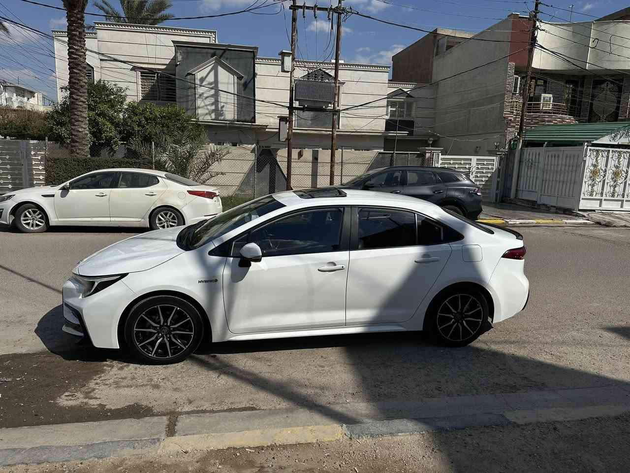 كورلا هايبرد ٢٠٢٣ S
ماشية 43الف كيلو

مكفولة كفالة عامة عدى رصعه بسيطة مال دراجة بالباب 

فول مواصفات معروف كشن جلد وكهرباء

شاشة كاربلي

كامرة خلفية

رادار تحديد مسار

توقف ذاتي

هاندبريك دگمة

اوتو هولد

المكان بغداد  الغزالية 
***********
