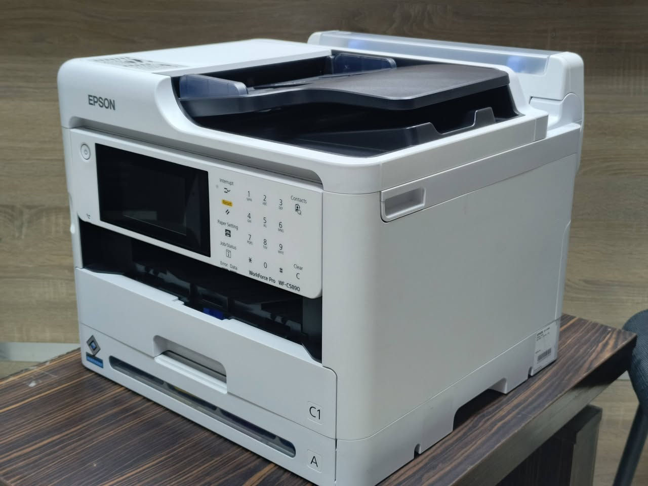 طابعة ايبسون موديل Work force pro - WF5890  مستعمل بحالة ممتازة باحبار قابلة لتعبئة خزانات ملغية الشرائح بسعة طباعة 12000 ملون واسود وابيض سعر الحبر 20 الف لكل الألوان سرعة الطباعة 34 ورقة بالدقيقة تحتوي على مجرين ورق أمامي وخلفي لطباعة ورق الصور و استيكرات وورق مكربن وبدقة عالية 4800×1200 DPI وبحجم 300 غم وقياس A4 مع امكانية طباعة بوجهين دوبلكس تحتوي على فيدر لطباعة الملازم ومجموعة اوراق بامر واحد مع امكانية استخدامه في الأرشفة الاكترونية كما تحتوي على Wifi يمكن ربطها على الموبايل وتابليت ولابتوب و Wifi direct 🚦السعر 575 الف 🚦 للطلب *********** /*********** يوجد توصيل لجميع المحافظات ملاحظة نسبة نظافة الجهاز 95% عداد الطبع 3456نسخه فقط بضمان تشغيل وفحص.
طابعة ايبسون موديل Work force pro - WF5890  مستعمل بحالة ممتازة باحبار قابلة لتعبئة خزانات ملغية الشرائح بسعة طباعة 12000 ملون واسود وابيض سعر الحبر 20 الف لكل الألوان سرعة الطباعة 34 ورقة بالدقيقة تحتوي على مجرين ورق أمامي وخلفي لطباعة ورق الصور و استيكرات وورق مكربن وبدقة عالية 4800×1200 DPI وبحجم 300 غم وقياس A4 مع امكانية طباعة بوجهين دوبلكس تحتوي على فيدر لطباعة الملازم ومجموعة اوراق بامر واحد مع امكانية استخدامه في الأرشفة الاكترونية كما تحتوي على Wifi يمكن ربطها على الموبايل وتابليت ولابتوب و Wifi direct 🚦السعر 575 الف 🚦 للطلب *********** /*********** يوجد توصيل لجميع المحافظات ملاحظة نسبة نظافة الجهاز 95% عداد الطبع 3456نسخه فقط بضمان تشغيل وفحص.
#طابعتي
#الصفوة
