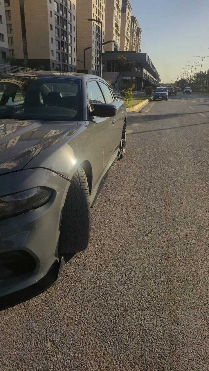 جارجر 2017 وارد خليجي
ماشيه 95000km
السياره نضيفه كير و مكينه مكفولات 
فول مواصفات واحد على واحد 
كشنات كهرباء تدفائه تبريد  الامايات و الخلفيات بس تدفائه
كشن خزن 
تدفئه بالستيرن 
شاشه جبيره 
اوامر صوتيه بالعربي 
داخل جلد 
تشغيل عن بعد 
مانع انزلاق 
فتحه 
دخول ذكي 
وياله 20
تايرات خليفه جدد 
بس السياره بيه شويه ملاحضات و كلشي مبين بالسونار بس بدون لغود و بدون شواصي السياره كلش نضيفه 
***********
السعر (185) و بيه مجال 
مكان حي الجهاد

