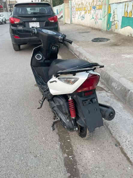 سلام عليكم
؛ دراجع  ثعلب  للبيع دراجه نضيفه وما ماشيه هواي ومابيها بغري نقص ولا مفتوح المحرك   
يعني مال جنايه تجي وشوف بعينك يله تاخذ 

عنواني بغداد حي العامل  السعر 550 وبيها مجال 
التفاصيل اكثر تصل؛    ***********
