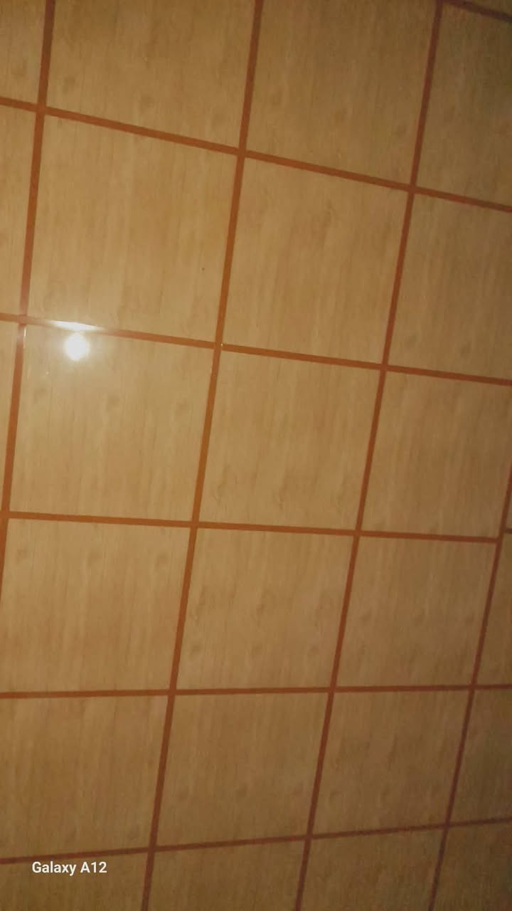 السلام عليكم بيت للبيع 100 متر بسمي بحي عصام وره السجه ثالث بيت مقابيل المولده حاليا امئجره 125 الف مستعجل عله بيعته السعر 26 بيت حلو ومرتب من الداخل مثل ماشوفون *********** اني صاحب البيت
