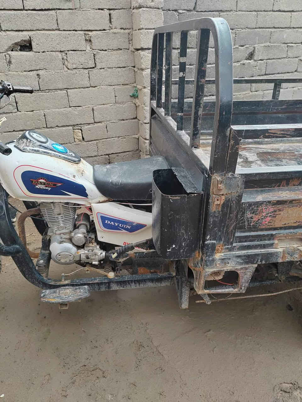 سلام عليكم ستوته لبيع كلك كلك بدون وراق محرك جديد دبلات جدد مكلف بنشر هاذا رقم راعيها ***********
