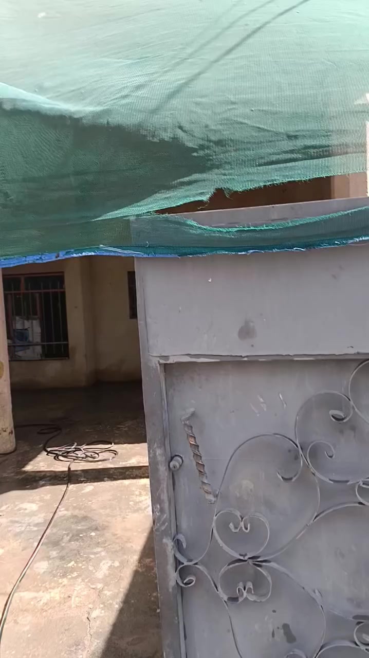 السلام عليكم ورحمة الله وبركاته
بيت للأيجار بمربع البوعيسى 
بيه غرفه نوم واستقبال ومطبخ وصاله وحمام داخلي وحمام خارجي وكراج وحديقه خلف البيت
أيجارة 300
اكثر استفسار الاتصال 
‏‪***********‬‏
