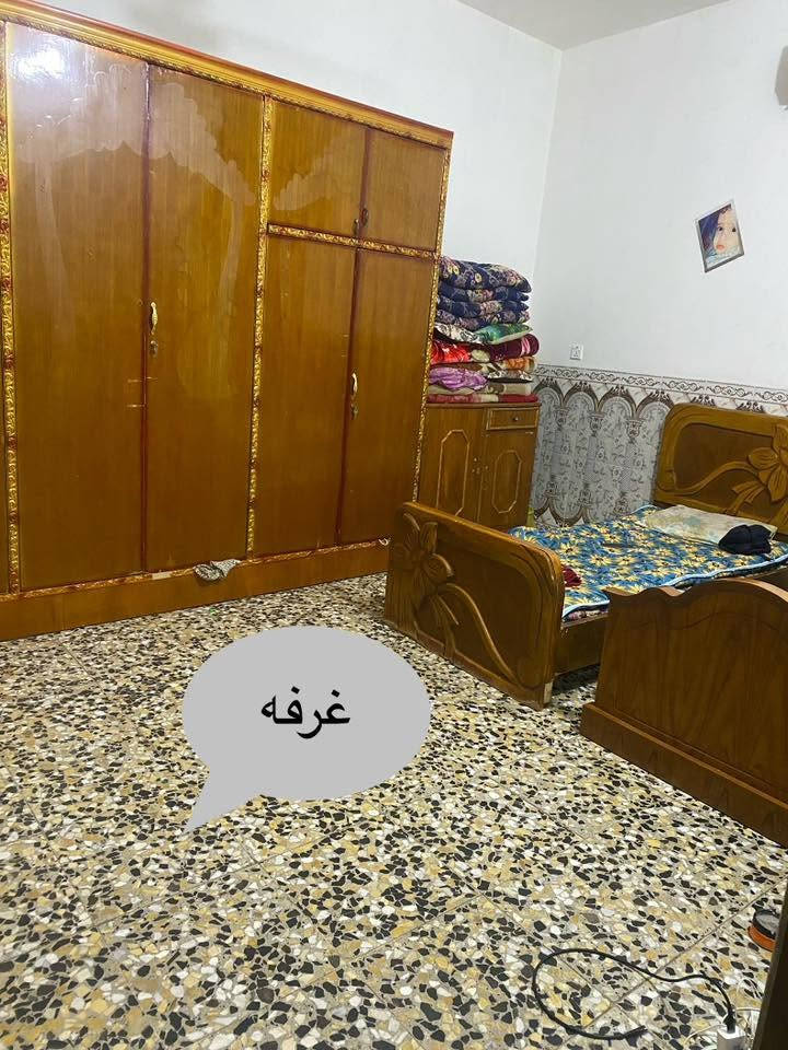 بيت مساحه الاصليه 60 واقع حال 160 
بدايه 9/2 سكينة الزراعي 
شارع التشجير 
استقبال
مطبخ +ترك+صحيات
غرفة الطابق الارضي
بيتونه
صحيات الطابق الثاني
غرفة الطابق الثاني 
للاتصال ***********
