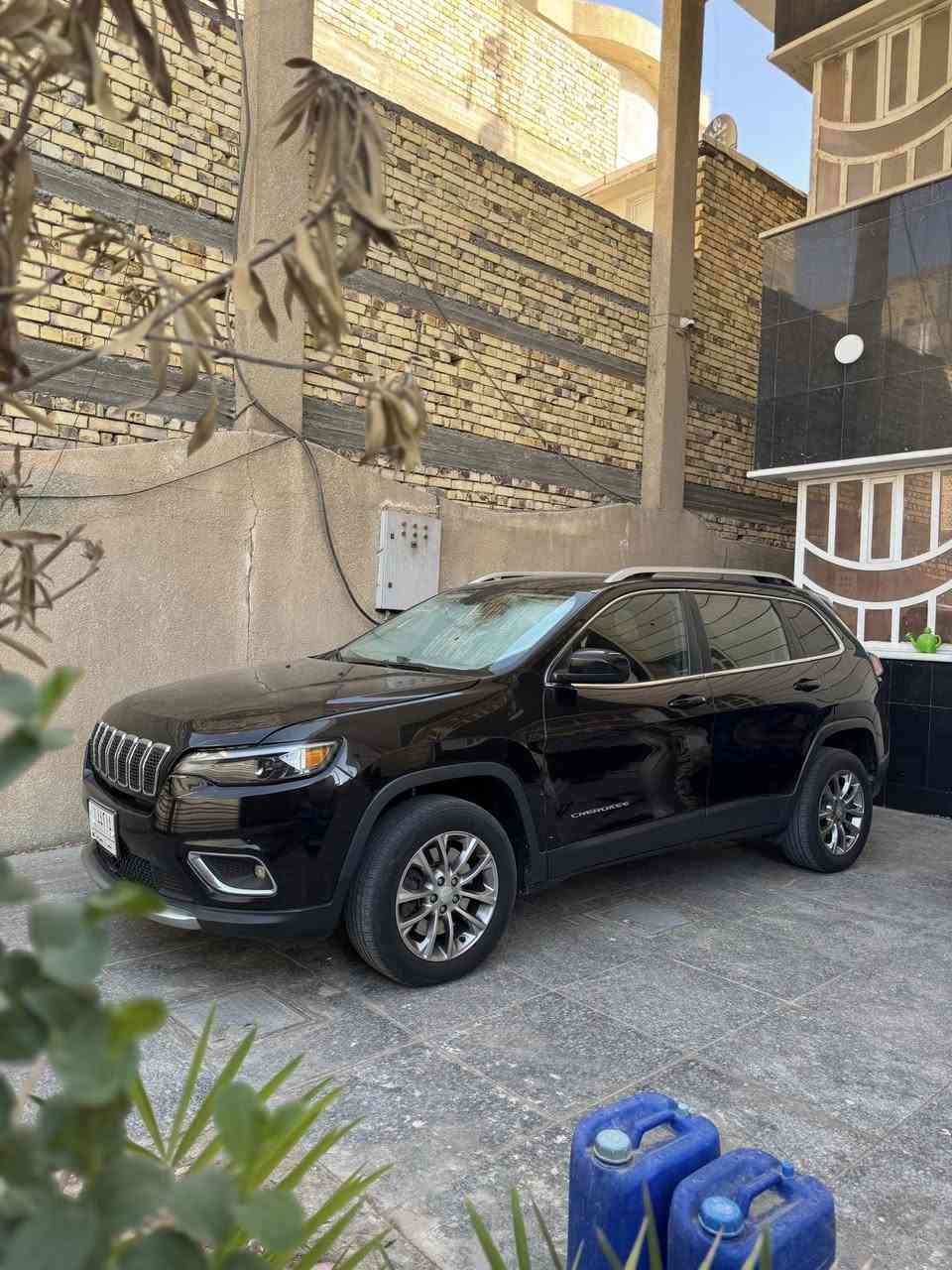 جيب شيروكي بزون 2019
حادثها 3 قطع امامي كير محرك تبريد كفالة رقم بصرة تحويل ثاني يوم مواصفات نص فول لاتتيود بلص والسيارة جاهزة بدون نقص ماشية 89 الف كيلو مو ميل السعر 125 وبيها مجال للشراي


**إذا كنت صاحب هذا الإعلان وتريد حذفه لأي سبب، رجاءا أرسل رسالة إلى الدعم الفني**