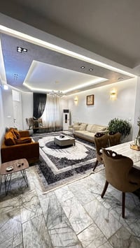 بيت يحسسك. بالراحه والهدوء  ألوان مريحه بصريآ  مساحه 200م السعرالكلي  ...