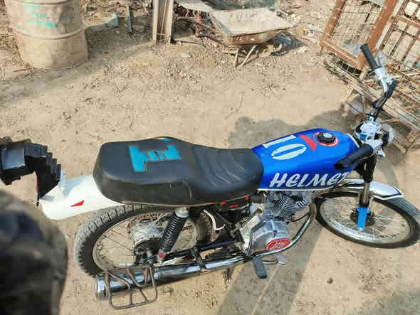 سلام عليكم دراجة للبيع شاصي 20 نامه وتعمير 25 مكفولة السعر 750 وبيهة مجال الرقم ***********
