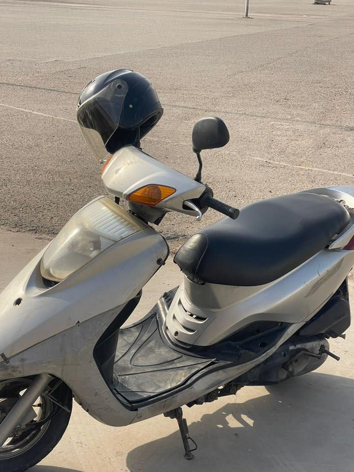 سلام عليم دراجه بريز ١٤٠ للبيع الدراجه مكفوله من التاير للتاير تجي تكلب الدراجه وتشوف مكينه ناعمه خير من الله سلف وهندر ما بيهه اي نقص مكاني الشعب السعر ٤٠٠ الف وبيهه مجال بسيط للشراي مستعجل عل بيعه محتاج فلوس مو شراي لا تعبني رحمه لوالديك رقمي ***********
