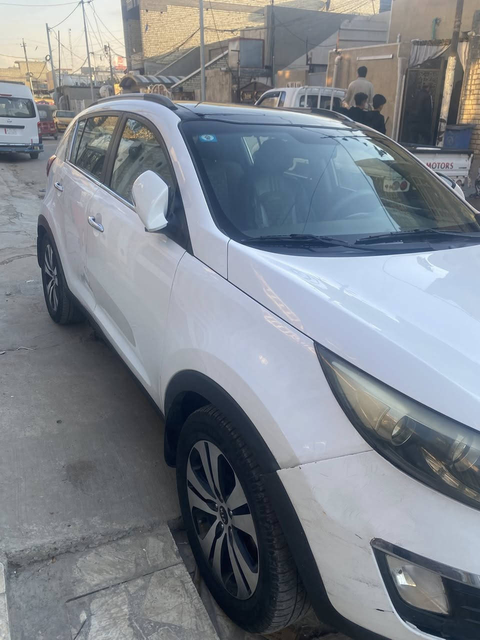 السلام عليكم ورحمة الله وبركاته 
كيا سبورتج موديل 2012 خليجي بيها باب صبغ اللي خلف الصدر 
بانوراما مري شفط كشنات مخمل 
السعر 130 بيها مجال قليل 
المكان بغداد الحبيبية
***********
