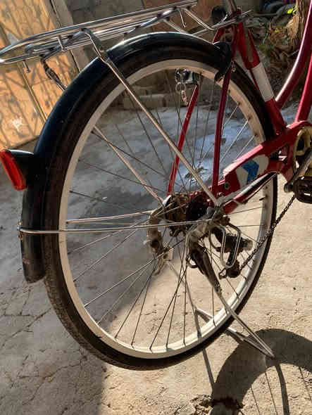 سلام عليكم بايسكل ياباني حجم 27 اصلي انطي ب شرط نضيف حيل وكله بلادي  مكاني شقق صدام قرب دفاع المدني السعر 85 وبي مجال هاذ رقمي ***********
