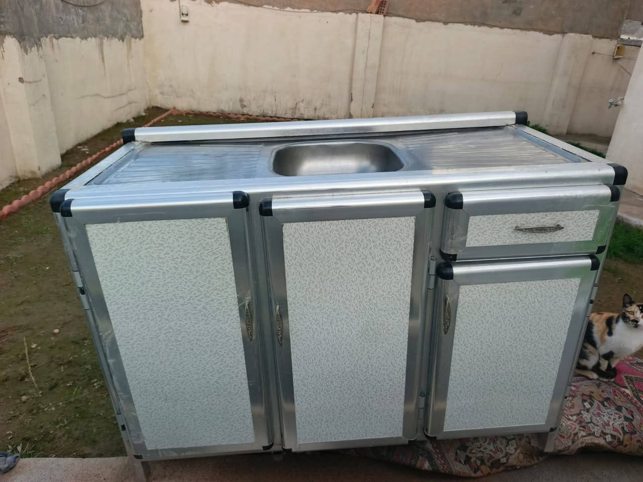 ثلاث كاونترت ومغسله السعر مليون المكان اربيل***********
