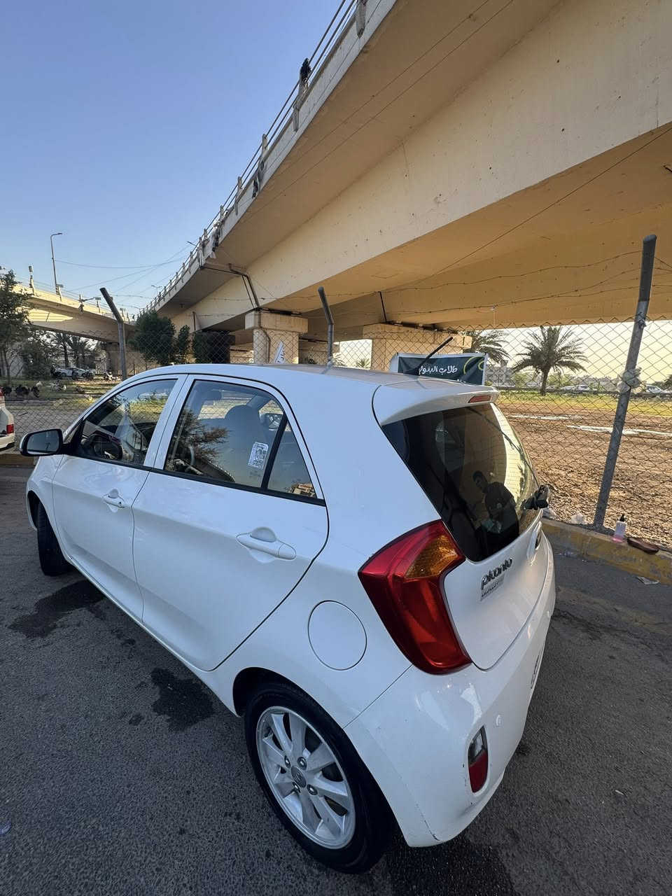 السلام عليكم
بيكانتو موديل ٢٠١٤ بيضاء اللون 

تبريد قوي 

شاشة لمس +كاميرا خلفيةِ +حساس خلفي

كير اوتوماتيك

محرك ٤ سلندر 

السيارة ماشية 63 الف

السعر 92 وبيها مجال

مكانها بغداد 

الرقم ***********
