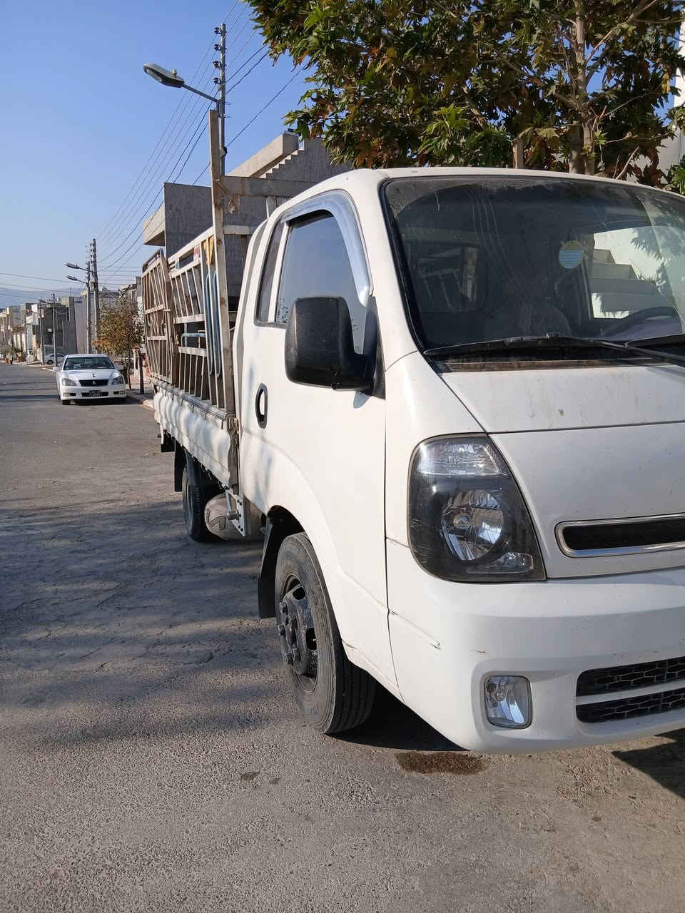 بِسْمِ اللهِ الرَّحْمَنِ الرَّحِيْم.

كيای 4000  عادی🛻 ،مۆدیل 2013 😍،  نموونە لە جوانی😍 سەنەوی تا 2028 نوێ ییە😍  ، دەعمی نیە کارتی نییە ، بۆیاخی نییە😍 ، دەرگای سەکن یەک تۆزی ساردە ، بەڵام من دەرگاکەت بە کامل سارد دەتدەمێ . چاکم نەکردۆتەوە . کۆمپرێسەری تەبرید جامە ئەگینا بە شەرتی تەبرید . گەرمی 🔥و ساردی❄️
شەش تایەی ژێری  نوێ ییە 👌
بەشەرتی گێر و مەکینە و پەمپ و شانسی 😍 
بەناوی خۆمەوەیە.تحویل و غەرامە زەریبە بەشەرت💯 .
نرخی١٣٥ 💰 گەڵا معامەلەیەکی  زۆر کەم 🤏 .  
ڕێزتان هەیە ئەگەر مشتەری نیت. سەری خۆت و منیش مەیەشێنە🫡 .

***********
 واتس ئەپ👋
