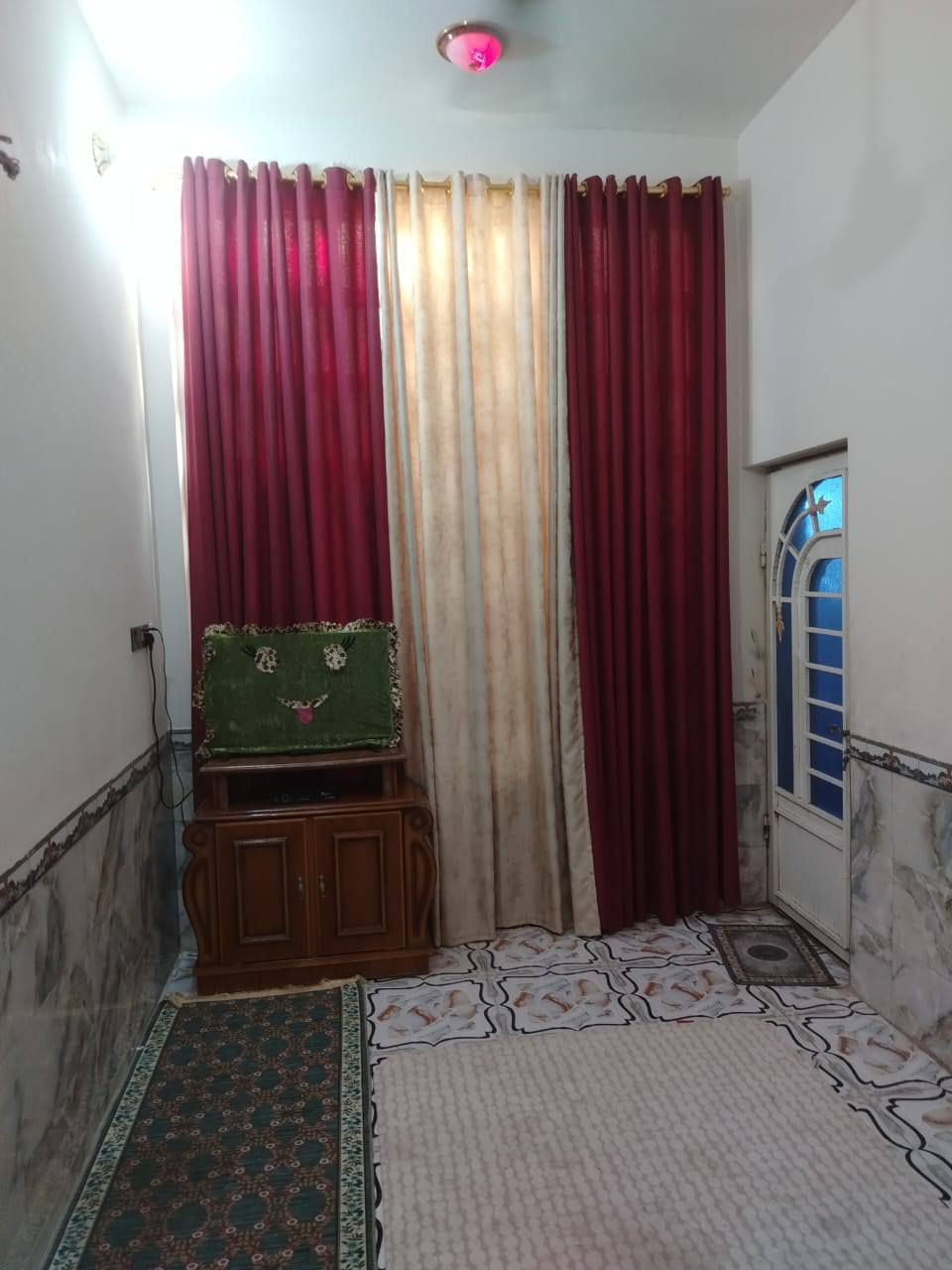 السلام عليكم 
بيت للبيع مطلوب مبادرة
وابيع عله المبادرة
طابو لمكان سوق الشيوخ
حي العسكري خلف مدرسة تونس
المساحة 200
البناء طابوق
يحتوي على غرف 2
واستقبال 
وصالتين
ومطبخ
ومجمعات صحية داخليه و خارجيه
ومناور 2

للاستفسار هذا رقمي
***********
