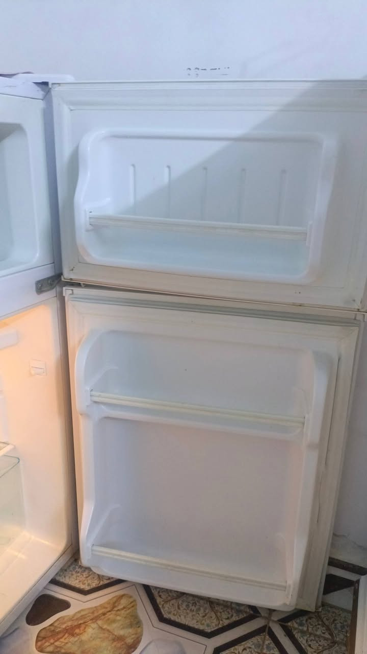 ثلاجه صغيره تنفع للمكتب او لغرفه جديده مشتريتهه ب١٢٠ بيهه مجال للشراي


**إذا كنت صاحب هذا الإعلان وتريد حذفه لأي سبب، رجاءا أرسل رسالة إلى الدعم الفني**