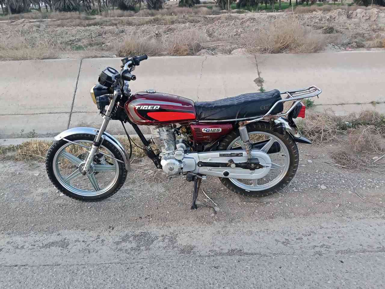 سلام عليكم خوان دراجه البيع دراجه سيفان خمسه كير دراجه خير من الله كلهة شغاله كهربايات لكل شغاله لا تبخير لا نضوح سعر 450قفل مكاني بغداد المدان ***********
