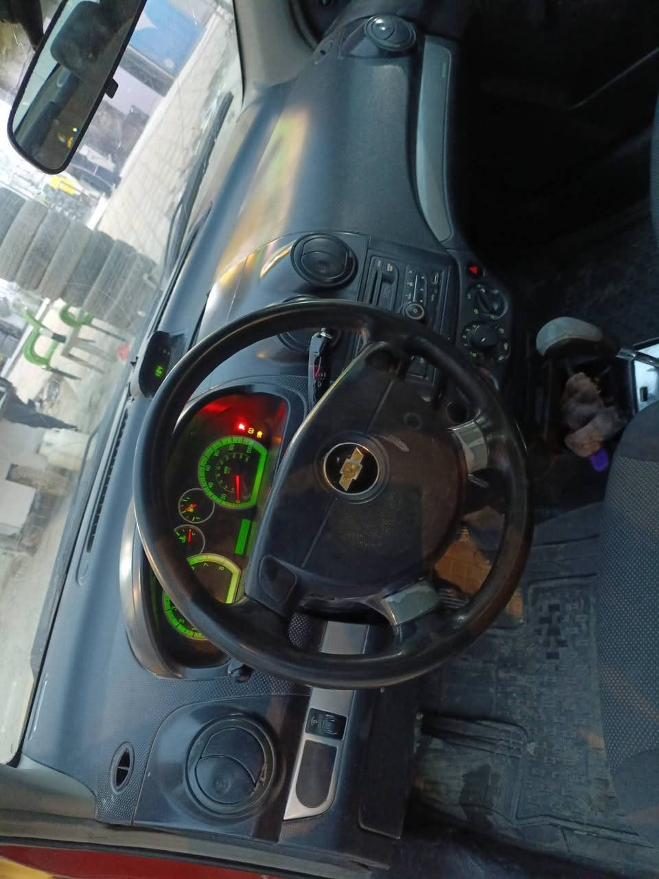 السلام عليكم افيو للبيع رقم ديالى مديل 2008واردي أمريكي مكينه وكير كورله جديده السعر 40 وبيها مجال حك جيه رقم تليفون ***********
