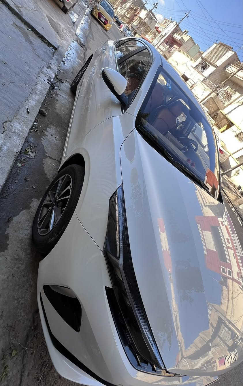 السلام عليكم سياره kia k3 موديل 2024
 رقم بغداد الجديد مواصفات فول مكفوله من البدي للبدي السعر 147 وبيها مجال مكانها بغداد حي القاهره الرقم *********** بأسمي تحويل مباشر بالعافيه على الياخذها
