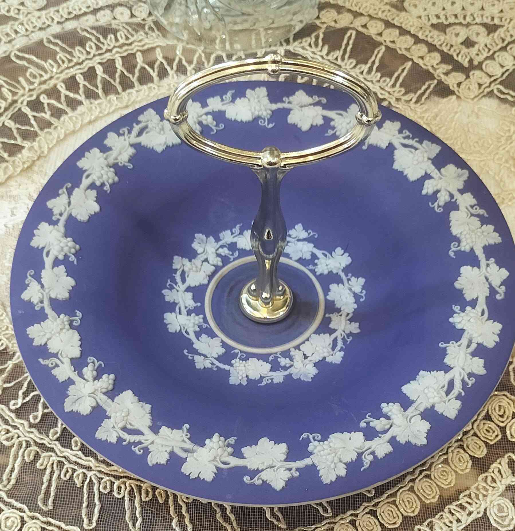 من حلويات الويدجوود الدارك بلو بسكوتيره ويدجوود انجليزي أصلي مميزه الاسكندرية, مصر


**إذا كنت صاحب هذا الإعلان وتريد حذفه لأي سبب، رجاءا أرسل رسالة إلى الدعم الفني**