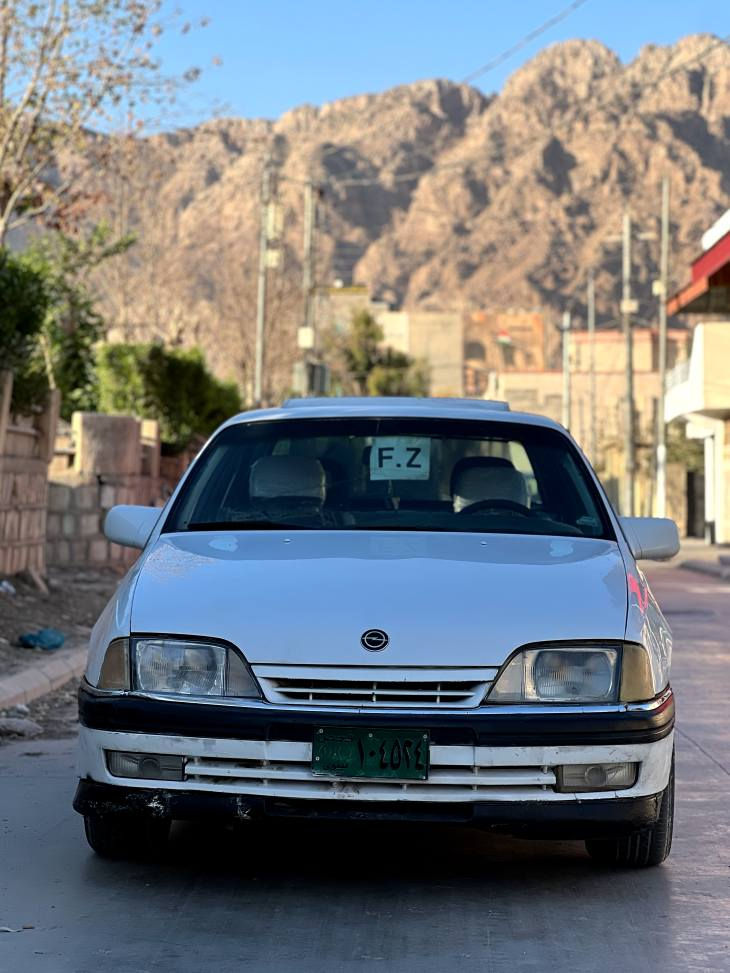 ئۆمیگا 6پستن تۆماتیک، گێر مەکینە کارەبایی گەرنی لایت فلچە کامل بە شەرت سلاید جام کارەبا مەرکەزی  کامل قەلبی ئیش دەکا، سەنەوی کەسک وەکالە و پاکانەی لەگەلە، ناو و دەرەوی زۆر خاوێنە
*********** أربيل, العراق
