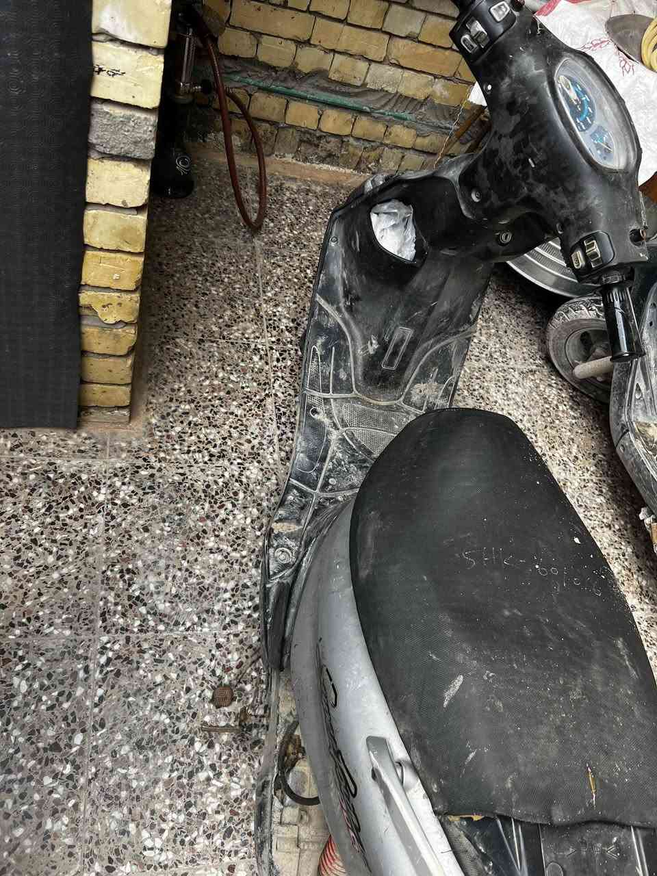 سلام عليكم هاي دراجه شغاله وتمشي قيم بل يرضي الله وخذه رقم***********
