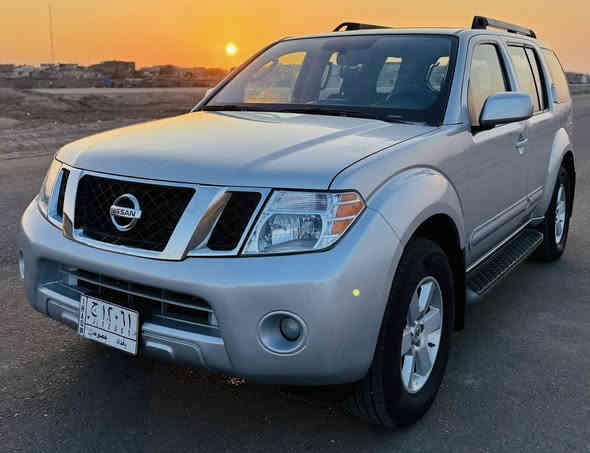 السلام عليكم 
للبيع نيسان بافندر 2009 وارد أمريكي مكفولة من الضربة و التبديل فقط صبغ بالجاملغ الخلفي الأيمن و صبغ قليل جداً بالباب الخلفي ( مرفق السونار مع الصور )  مكفولة من المكينة و الكير و الحدادية و التبريد و الكهربائيات و تبريدها (3) قطع ثلج و (7) راكب و دشبول أرمادة و شاشة و كامرة و كشن السايق كهرباء و تحكم ستيرن و المري الجانبية كهرباء و دوسة البانزين كهرباء و فتحة سقف شغالة و حجم المحرك (6) سلندر (4000) و تخم تاير جديد (5) و السيارة ماشية (170km) السيارة جديدة جداً و جاهزة من كلشي و رقمها بغداد شرط تحويل و السعر (114) و بيها مجال للشراي المكان البصرة الأمن الداخلي للأستفسار *********** .
