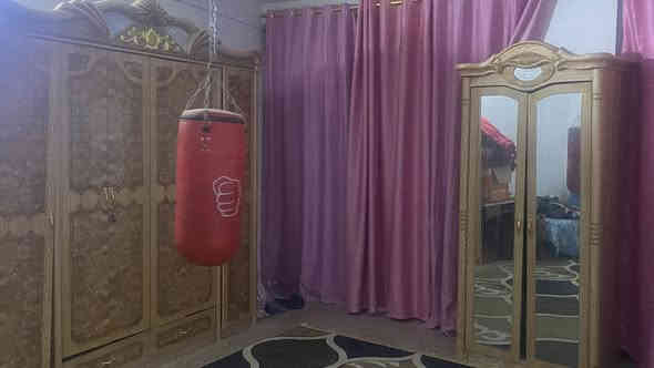 كنتور بابين 
وكنتور اربع بوب 
وميز تواليت 
وزاويه 
السعر 225 بيها مجال بسيط حك النقل
الغرفه مامشدوده عدل مثل ماواضح بالصور 
المكان حي الحكيم خلف حي الجزائر 
***********
