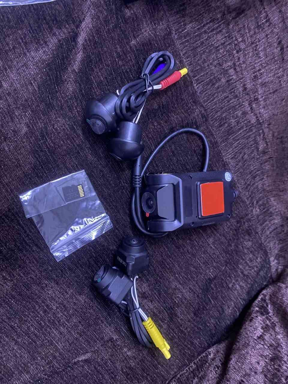 السلام عليكم شاشة سيارة 9/انج/رام 8/ذاكرة128/كاربلي  نضام 360/مع 4كامرات+داشكام مع الرام فول مراسلة الرقم وتساب ***********
