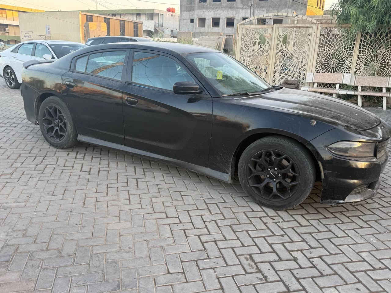 سلام عليكم شباب بيع او مراوس راس براس بدون فرق 
دوج جارجر sxt 2018 معوقين معفية من الكمرك 
و الضريبة و الرقم بدون تسجيل بعدها ضبارة  
شاشة جبيرة تبريد تخم تاير امامي خلفي جديد 
 دكسات امامي خلفي جديد صدر تعبان امامي خلفي 
ضرر السيارة صفحه السايق من عدى جاملغ الخلفي 
مصبوغه عام 
ملاحضة اخوان السيارة بعدها ضبارة بدون سنوية بدون ارقام 
بعدها منفيس و اوراق السيارة موديل 2018 دخول 2020
مكان السيارة بغداد - الحبيبية 
رقم للاتصال : *********** - حيدر سعد او كرار سعد 
السعر 100 و بيها مجال بغداد, العراق
