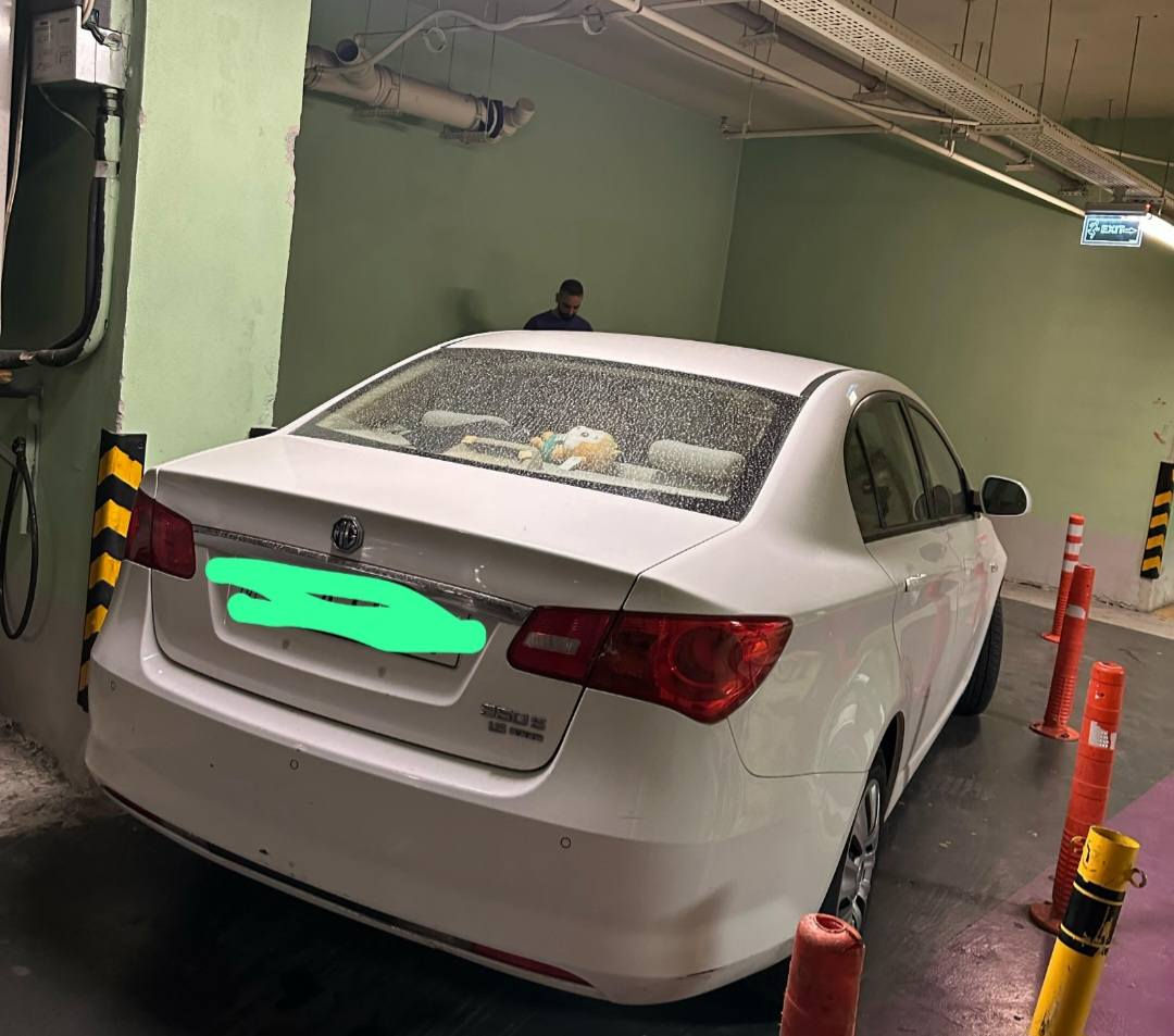 MG 350 
موديل 2012
حساسات للخلف 
ماشية 125000km
4 قطع صبغ
محرك نظيف 
ايسي ثلج
سنوية 2028
السعر 6000$ بي مجال قليل
*********** أربيل, العراق
