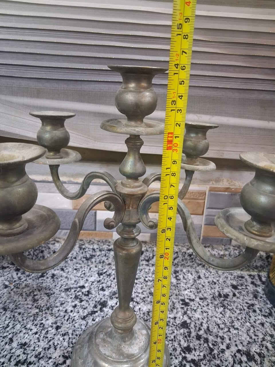 ✨ شمعدان نحاس إيطالي أنتيكا فاخر ✨
قطعة أوروبية أصلية بتصميم كلاسيكي أنيق، تعكس فخامة الطراز الإيطالي القديم 🇮🇹
شمعدان خماسي بخمس رؤوس يمنح مظهر راقي وجذاب لأي مساحة.
🔸 خامة: نحاس أصلي
🔸 المنشأ: إيطالي
🔸 التصميم: كلاسيكي فاخر بتفاصيل دقيقة
🔸 عدد الرؤوس: 5
🔸 الارتفاع: 36 سم (حجم ضخم وواضح)
🔸 الحالة: ممتازة ولمعة أنتيكا مميزة
💰 السعر: مناسب جداً


**إذا كنت صاحب هذا الإعلان وتريد حذفه لأي سبب، رجاءا أرسل رسالة إلى الدعم الفني**