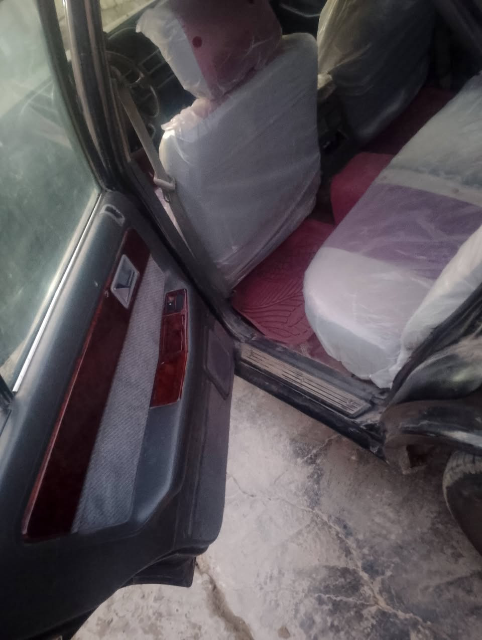 السلام عليكم ورحمه الله وبركاته للبيع
كيا بونتيشا جاهزه اوتوماتيك موديل 95 بلاد كير مكينه مكفول حداديه جديده كهربائيات كلها شغاله شرط التحويل 
مكان ديالى سنويه جديده تخم تاير جاهزه 
السعر 32 
***********
