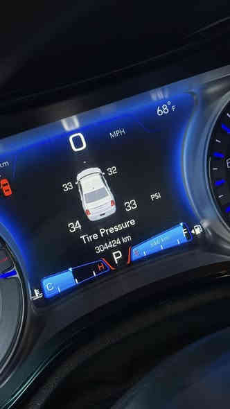 السلام عليكم 🤚🏻
كرايسلر اوباما 300S 
2022
المحرك : . v6. 3600.
وارد امريكي حادثها من امريكا طخة بالبنيد 
كير محرك بشرط برغي ممفتوح 
ماشية 30الف كيلو  حقيقي بشرط 
رقم بغداد باسمي سنويه جديد هزه فحص جديد تحويل بشرط
 
📍مواصفات الS فول 1/1 
📍بصمة تشغيل 
📍بانوراما 
📍شفتات استيرن 
📍نضام سبورت 🏁
📍كشنات جلد بلاد S
📍 كشنات كهرباء 
📍كشنات تدفئه 
📍تدفئة ستيرن
📍مثبت سرعة 
📍كامرا خلفية 
📍مري جانبي هيتر
📍حساسات 
📍دخول ذكي (بصمه)
.
وبعد مواصافات الS المعروفه 

للاستفسار اكثر الاتصال

***********
 
مكان السياره بغداد 
السعر 20الف دولار وبي مجال
