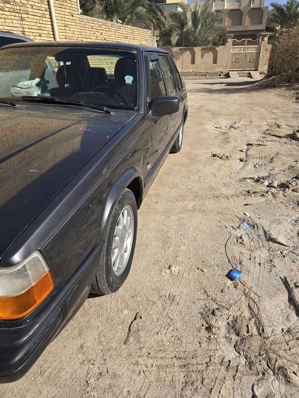 سلام عليكم
فولفو موديل ١٩٩٣ للبيع فقط 
المحرك عادي وليس تيربو بدون تبخير ولا تنقيص نظام بريك شغال 
ترايها واضح بالفيديو السياره ضربة جاكوج مابيها بيها طخات موضحه بالصور حتى ممعمرات باقيه ع وضعها البنيد الاصلي موجود ايضا البيبان الخلفيه جوبي الأمامي كهرباء تبريد شغال 
السياره  رقم بغداد بأسم شخص من النجف واتكفل بالتحويل ثاني يوم مكانها ناصريه سوق الشيوخ سعرها ٧٤ ورقه وبيها مجال بسيط جدا
*********** واي استفسار بالخدمه هنا او الخاص او على رقمي
