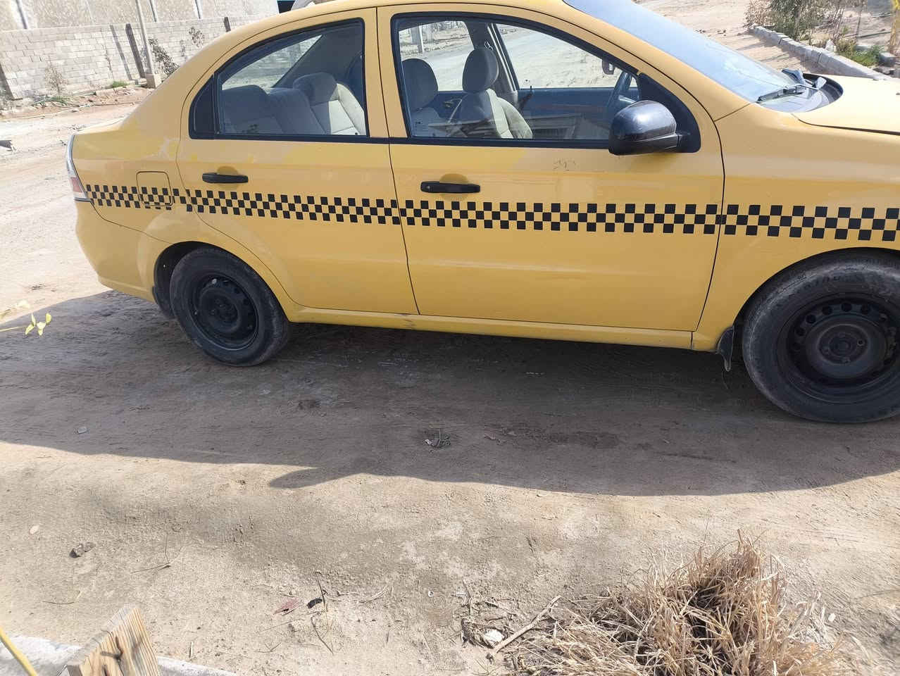 افيو للبيع.. موديل 2011شركه عامه سياره خير من الله حلوه ونضيفه.رقم مثنى  تحويل مباشر  سنويه مشروع وطني  .اوتو ماتيك..خليجي محرك1400مفتوح.. سنتر شغال تقفل وتفتح  كهربائيّ حدادية تخم تاير سياره مكفوله  من كلشي...  سياره احله من صوره  تجي تفحص وشوف بعينك تقنع.. المكان النجف  . السعر 61بيها مجال بصيط.. الاستفسار تصل ع، رقم ***********
