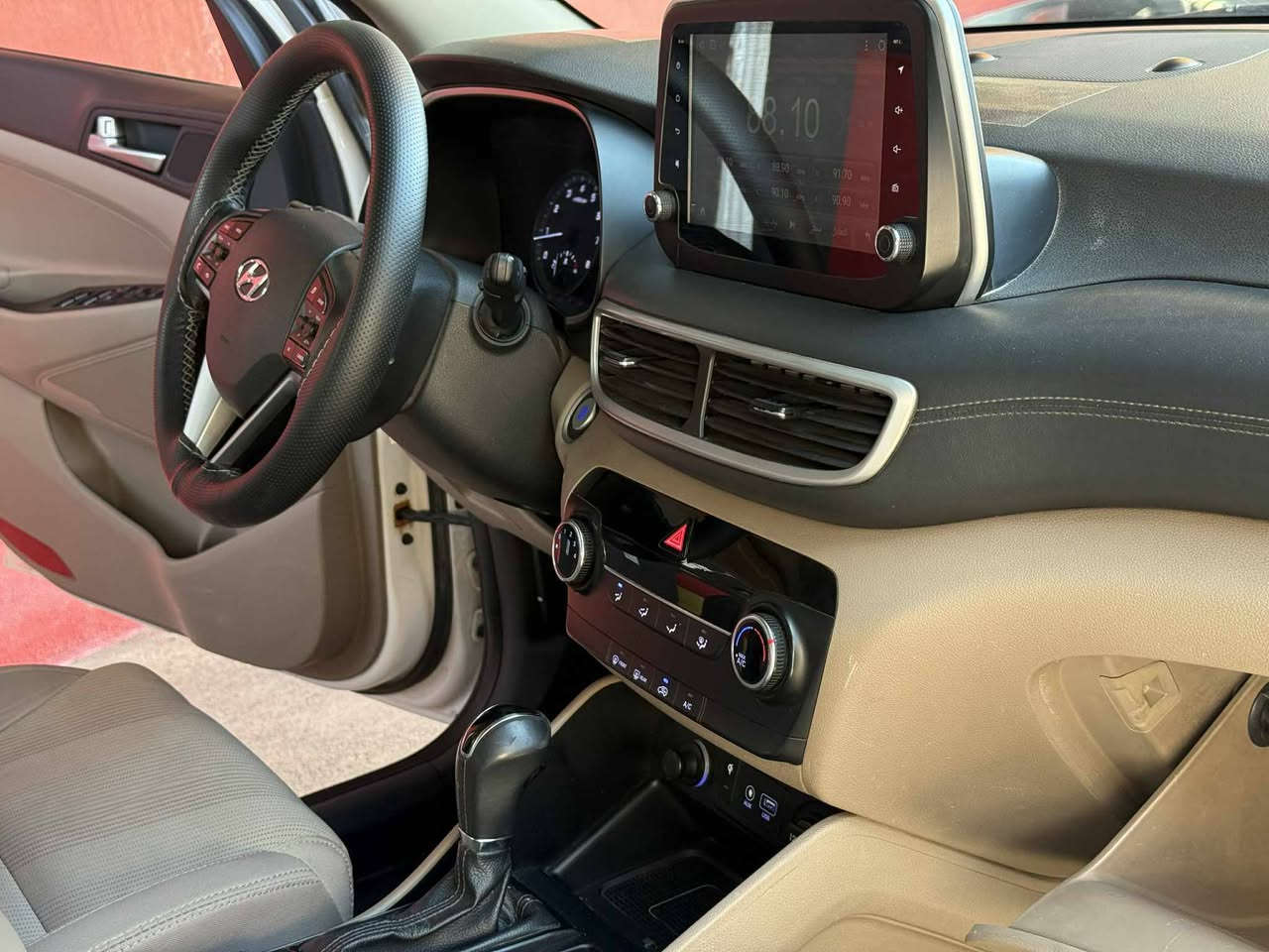 توكسون 19خليجي للبيع اوالمراوس بسيارة أقل سعر ***********
