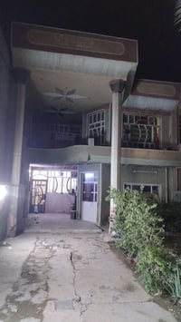 بيت طابقين للبيع  او مراوس على شارعين موقع تجاري مجاور اسواق الرياحين ...