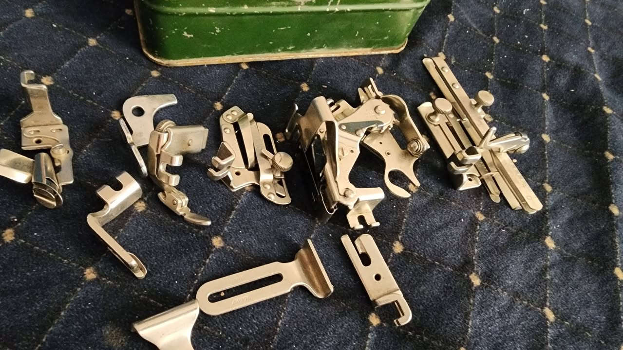 ادوات ماكنه خياطه صنگر انگليزي كل قطعه وشغله 
قص  كف لف القماش 
وبعد بيهن غير شغل قديمة 
السعر 30 مع التوصيل لجميع المحافظات


**إذا كنت صاحب هذا الإعلان وتريد حذفه لأي سبب، رجاءا أرسل رسالة إلى الدعم الفني**